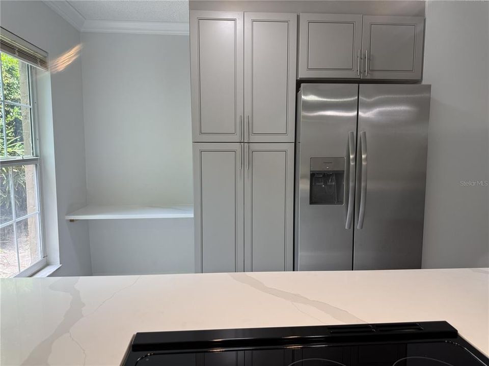 For Rent: $1,800 (2 beds, 1 baths, 949 Square Feet)