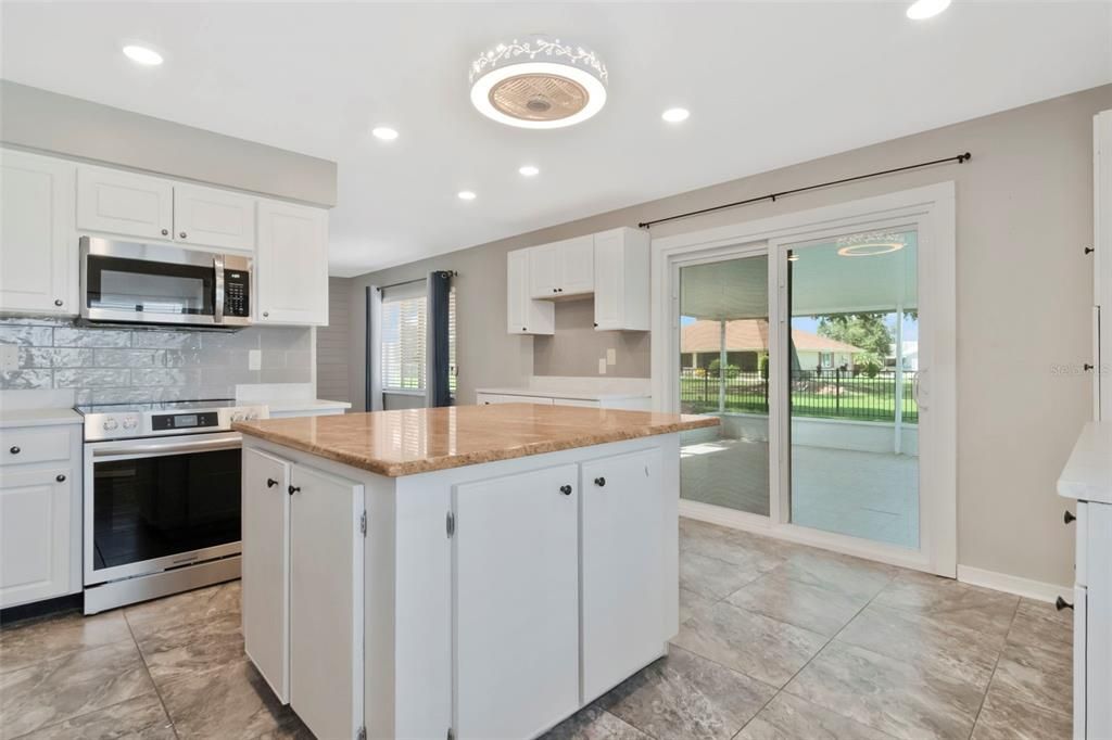 En Venta: $450,000 (2 camas, 2 baños, 1666 Pies cuadrados)