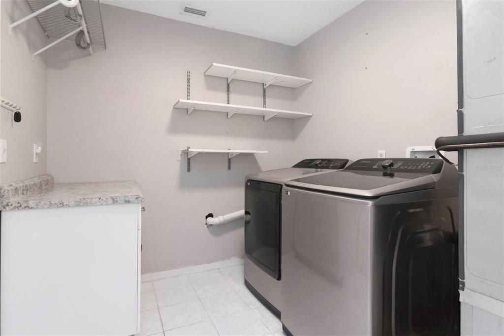 En Venta: $450,000 (2 camas, 2 baños, 1666 Pies cuadrados)