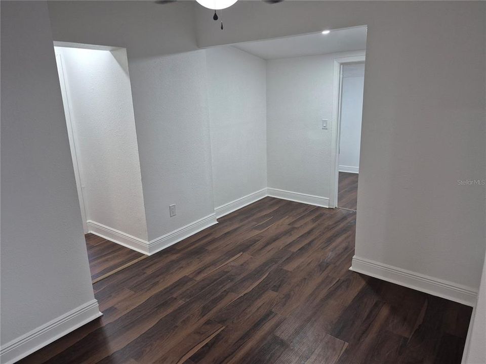 В аренду: $1,900 (3 спален, 2 ванн, 964 Квадратных фут)