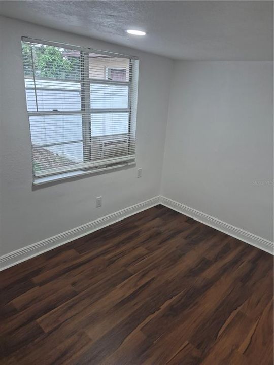 В аренду: $1,900 (3 спален, 2 ванн, 964 Квадратных фут)