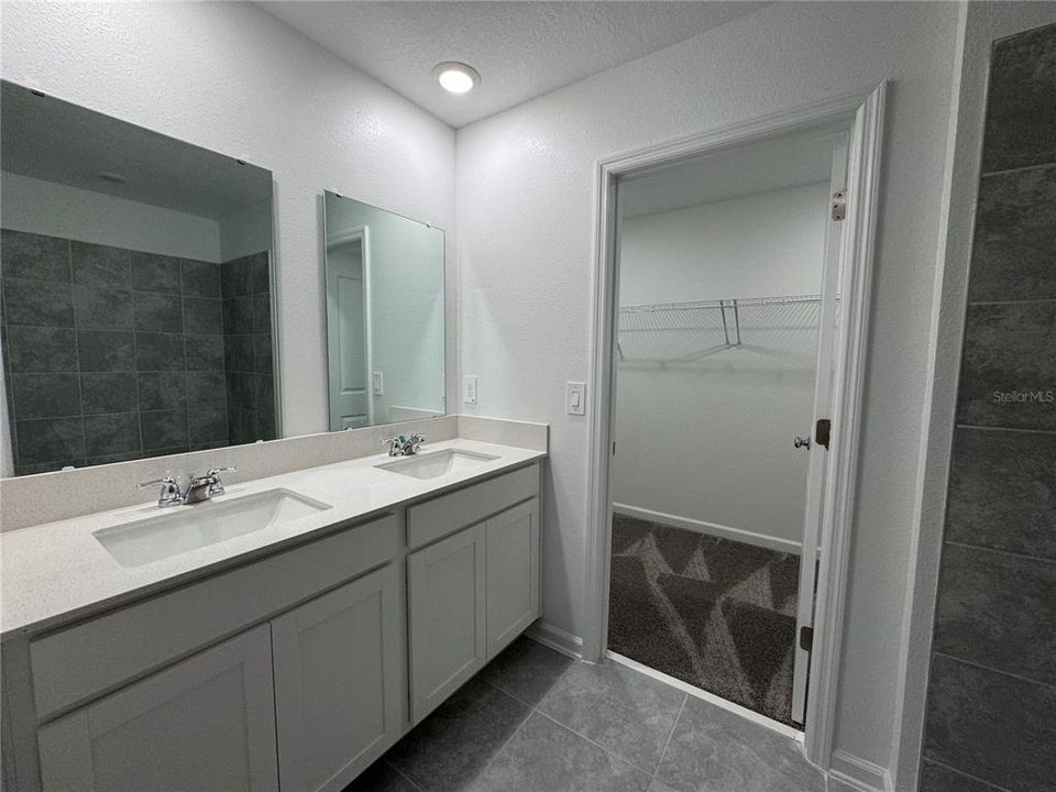 For Rent: $1,995 (4 beds, 2 baths, 1879 Square Feet)