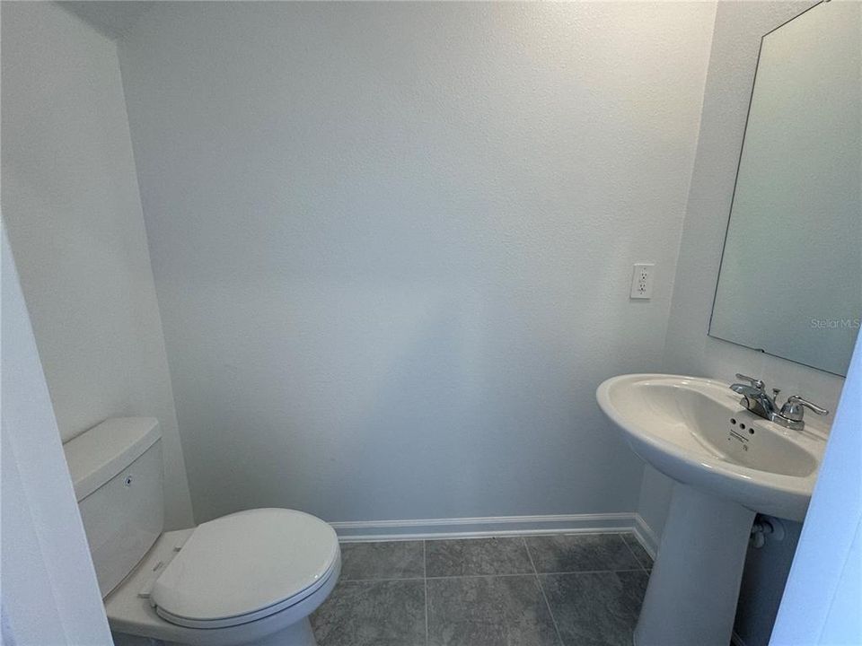 For Rent: $1,995 (4 beds, 2 baths, 1879 Square Feet)