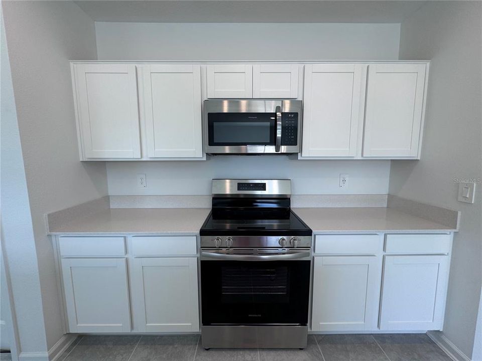 For Rent: $1,995 (4 beds, 2 baths, 1879 Square Feet)
