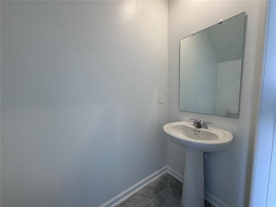 For Rent: $1,995 (4 beds, 2 baths, 1879 Square Feet)