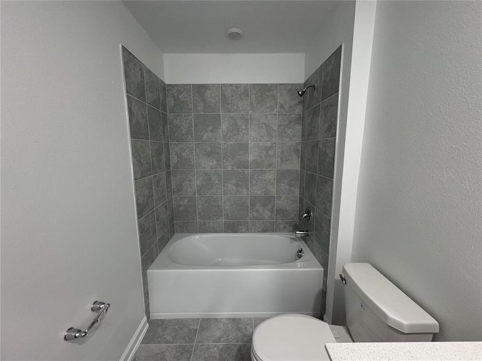 For Rent: $1,995 (4 beds, 2 baths, 1879 Square Feet)