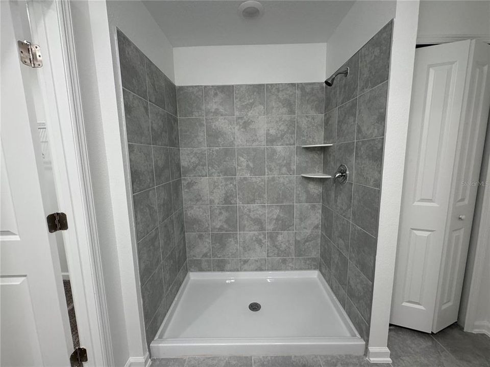 For Rent: $1,995 (4 beds, 2 baths, 1879 Square Feet)