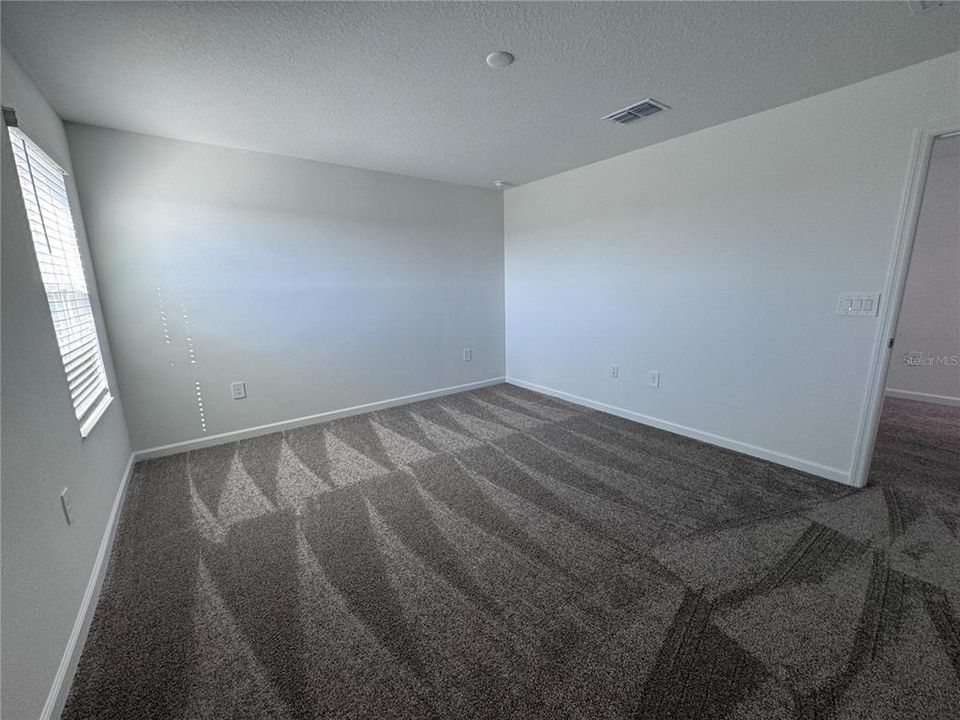 For Rent: $1,995 (4 beds, 2 baths, 1879 Square Feet)
