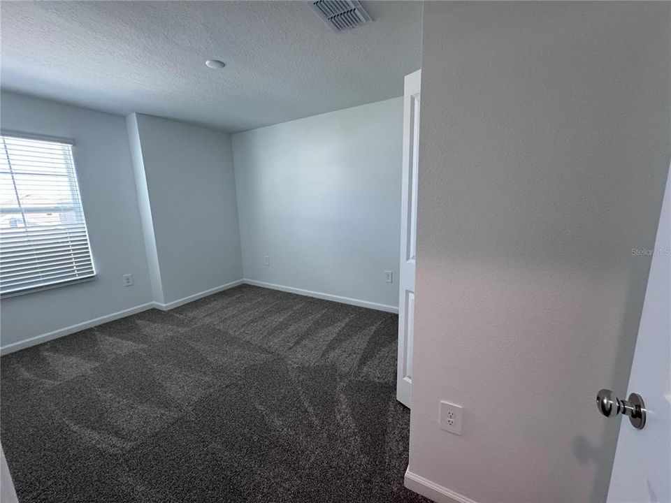 For Rent: $1,995 (4 beds, 2 baths, 1879 Square Feet)