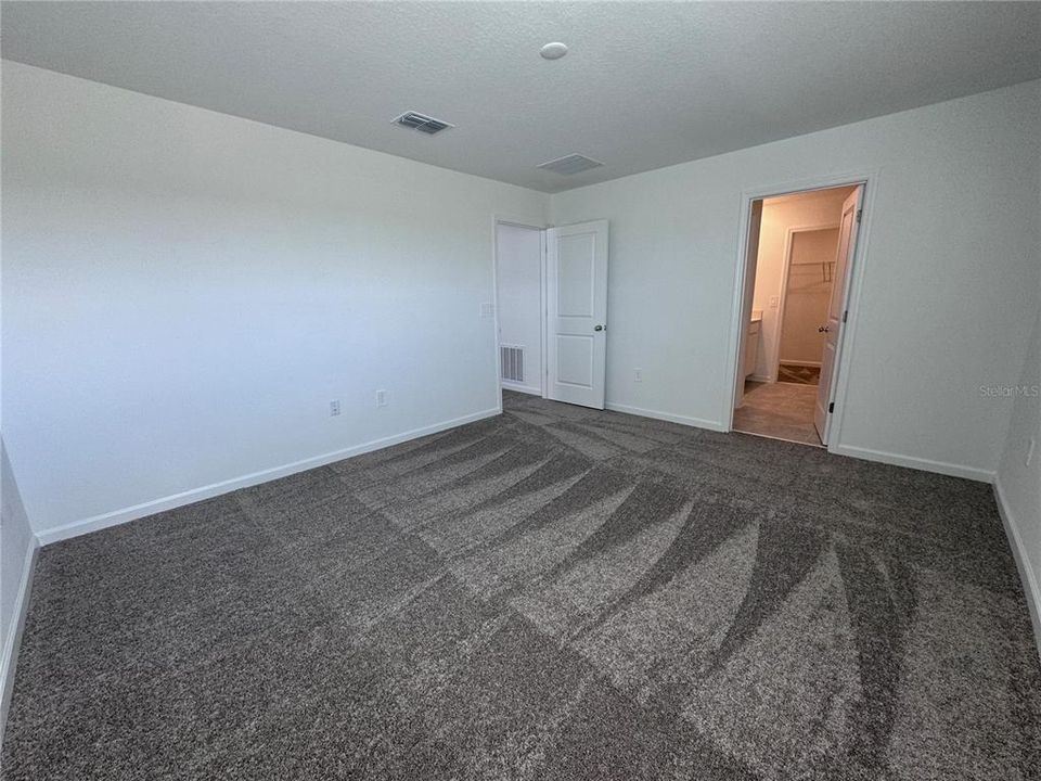 For Rent: $1,995 (4 beds, 2 baths, 1879 Square Feet)