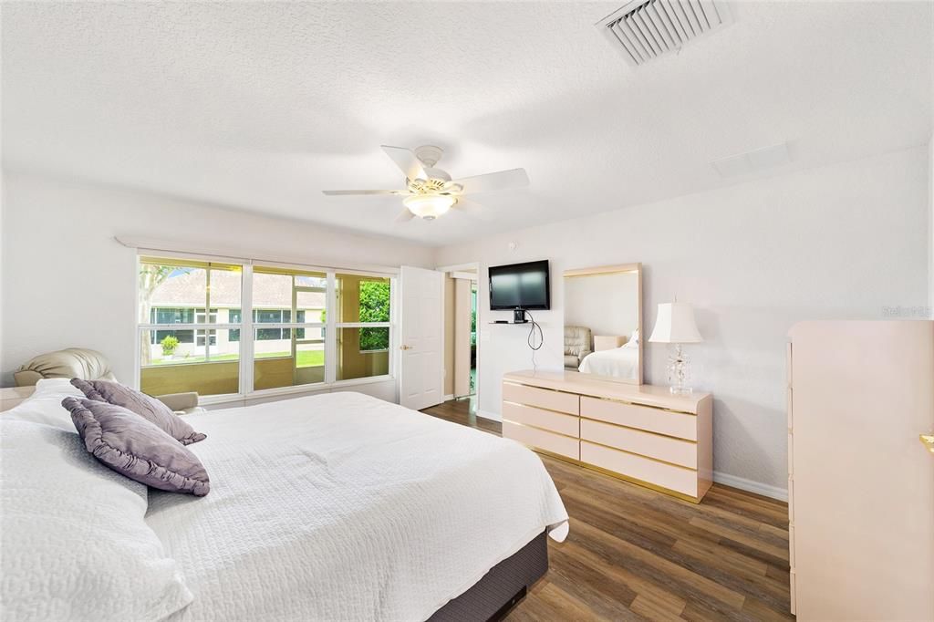 En Venta: $319,500 (2 camas, 2 baños, 1575 Pies cuadrados)