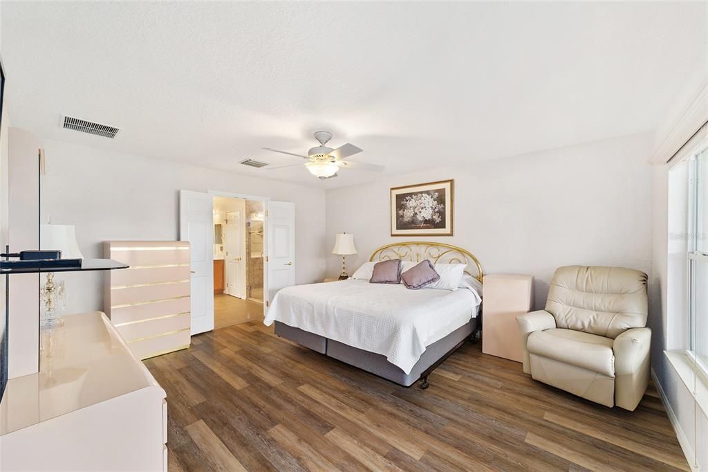 En Venta: $319,500 (2 camas, 2 baños, 1575 Pies cuadrados)