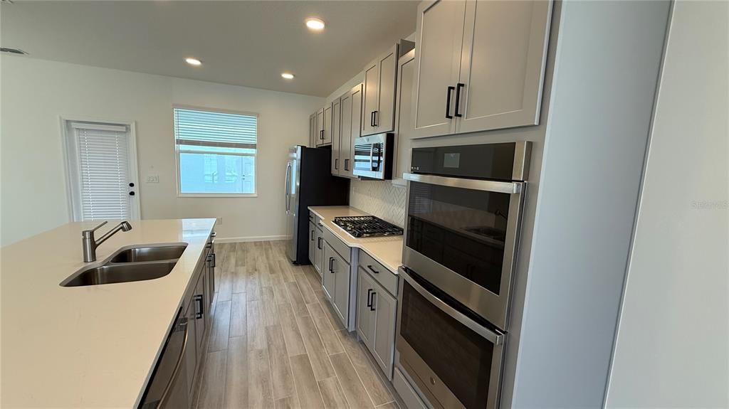 В аренду: $3,400 (3 спален, 2 ванн, 2195 Квадратных фут)
