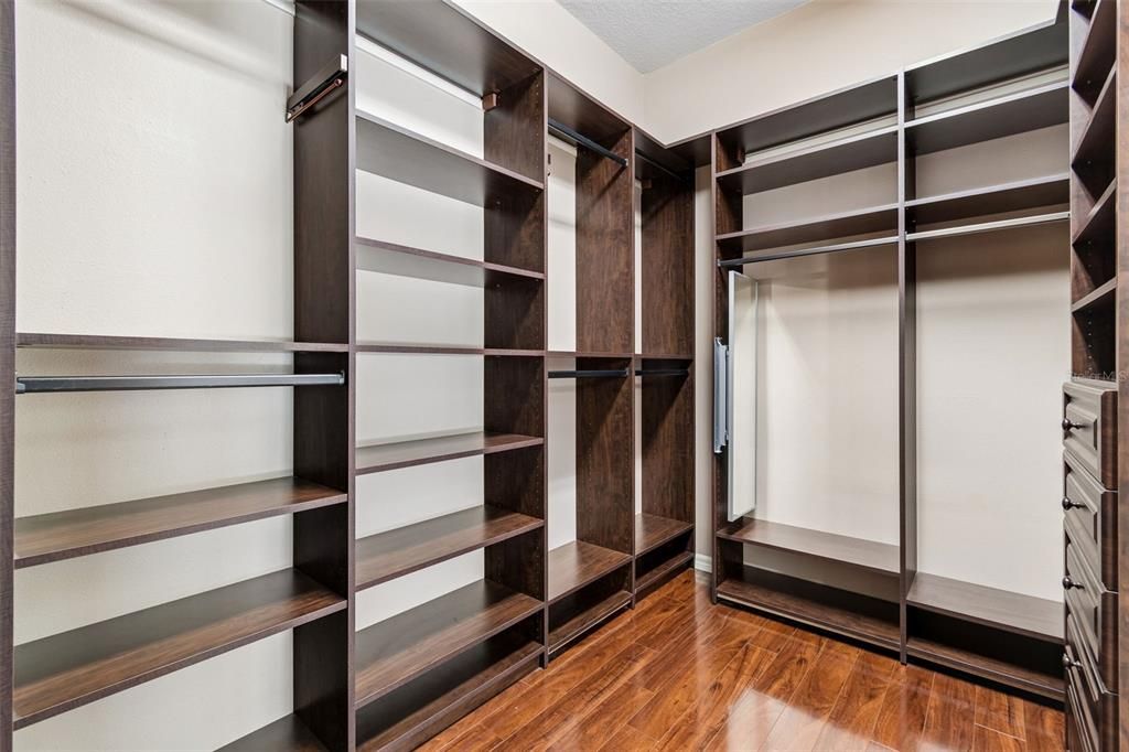 En Venta: $615,000 (4 camas, 3 baños, 2989 Pies cuadrados)