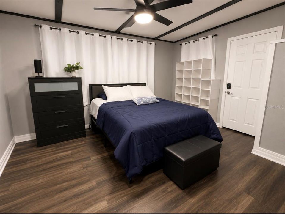 В аренду: $1,800 (2 спален, 2 ванн, 1084 Квадратных фут)