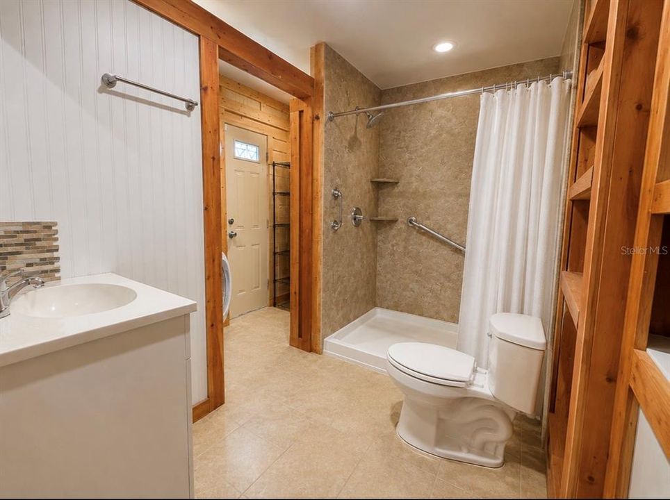 В аренду: $1,800 (2 спален, 2 ванн, 1084 Квадратных фут)