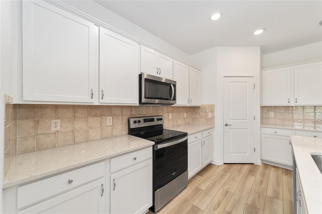 En Venta: $348,900 (3 camas, 2 baños, 1663 Pies cuadrados)