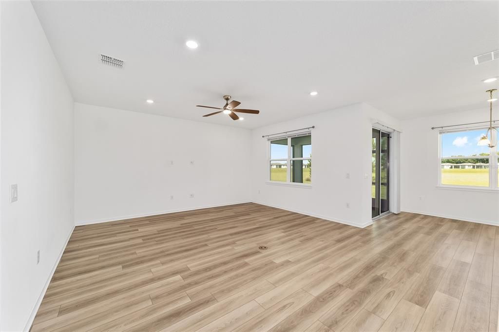En Venta: $348,900 (3 camas, 2 baños, 1663 Pies cuadrados)