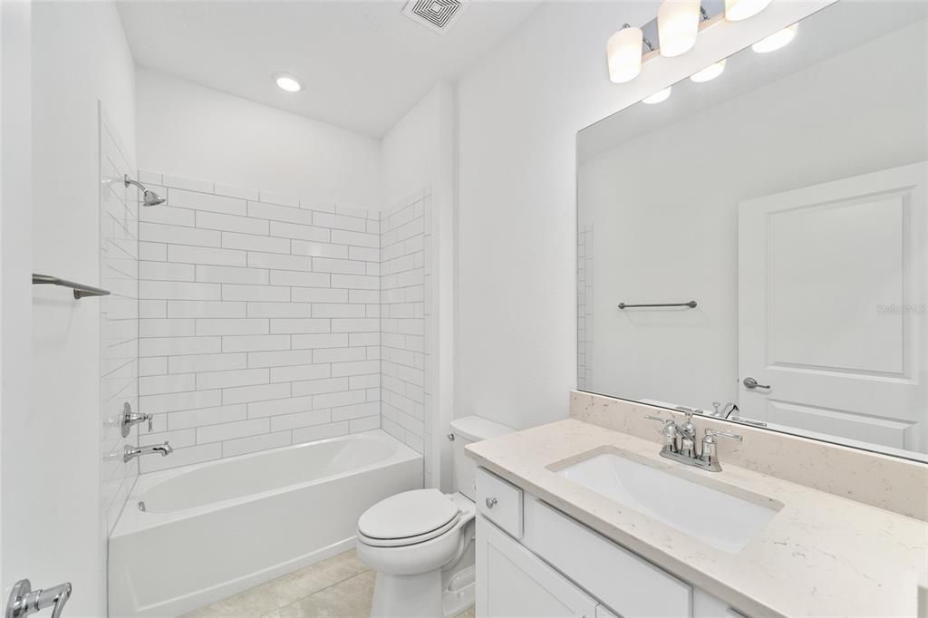 En Venta: $348,900 (3 camas, 2 baños, 1663 Pies cuadrados)
