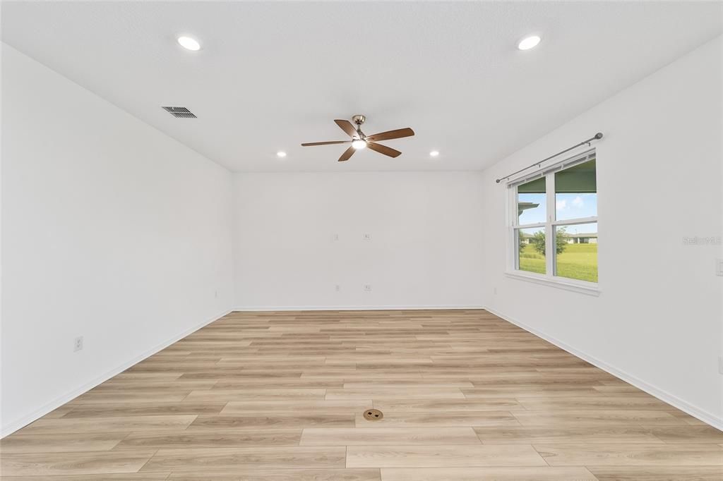 En Venta: $348,900 (3 camas, 2 baños, 1663 Pies cuadrados)
