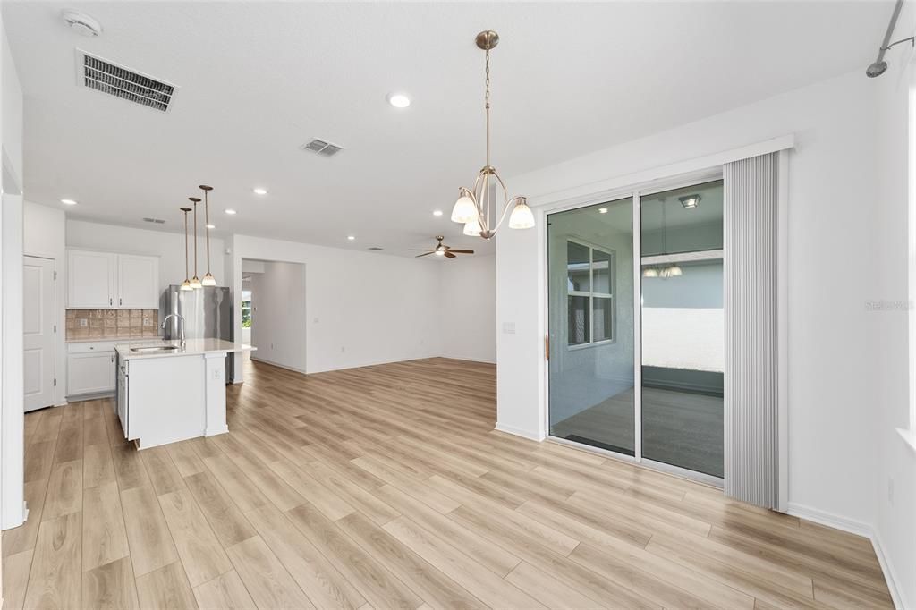 En Venta: $348,900 (3 camas, 2 baños, 1663 Pies cuadrados)