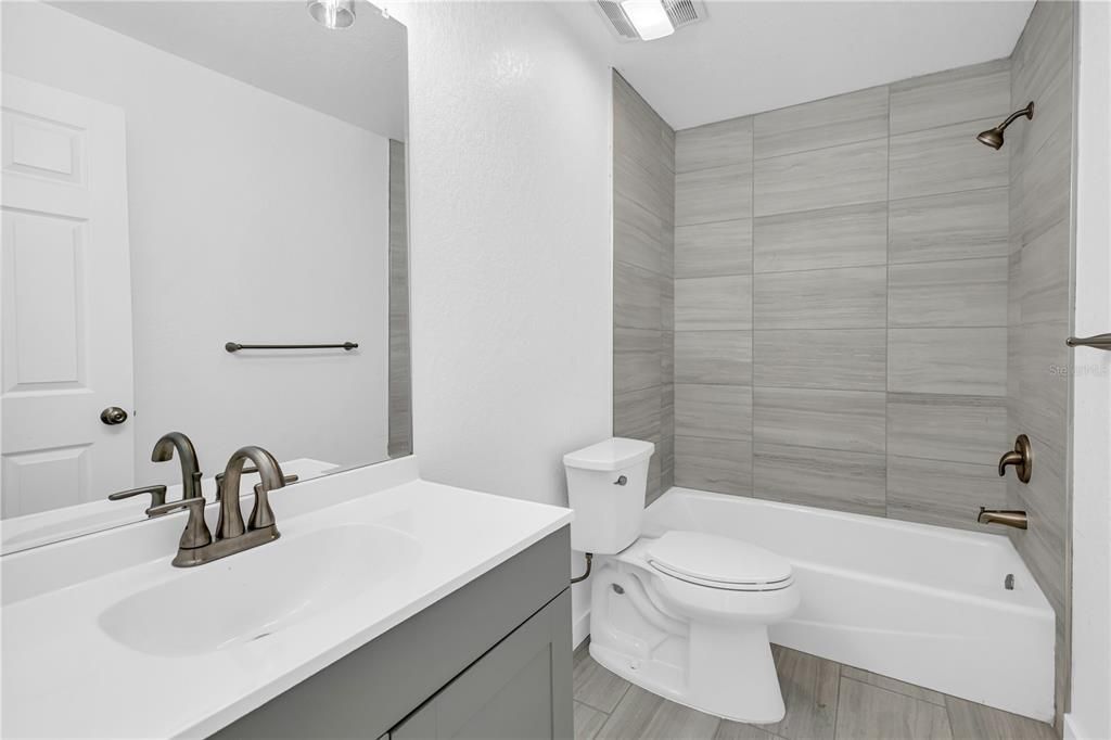 En Venta: $318,500 (3 camas, 2 baños, 1232 Pies cuadrados)