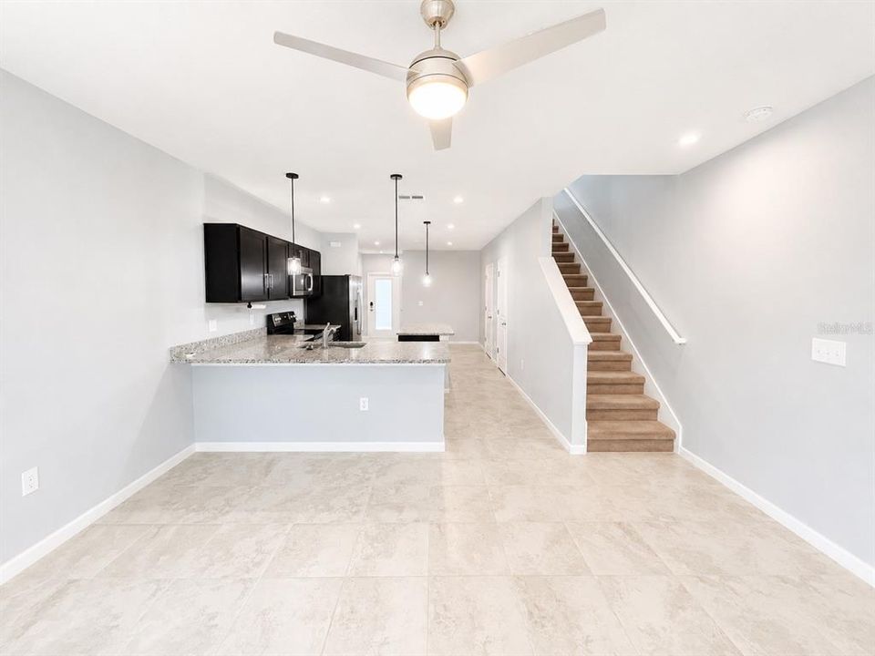В аренду: $1,995 (3 спален, 2 ванн, 1440 Квадратных фут)