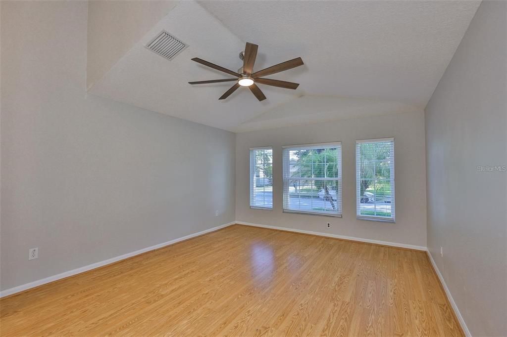 В аренду: $2,900 (3 спален, 2 ванн, 1701 Квадратных фут)