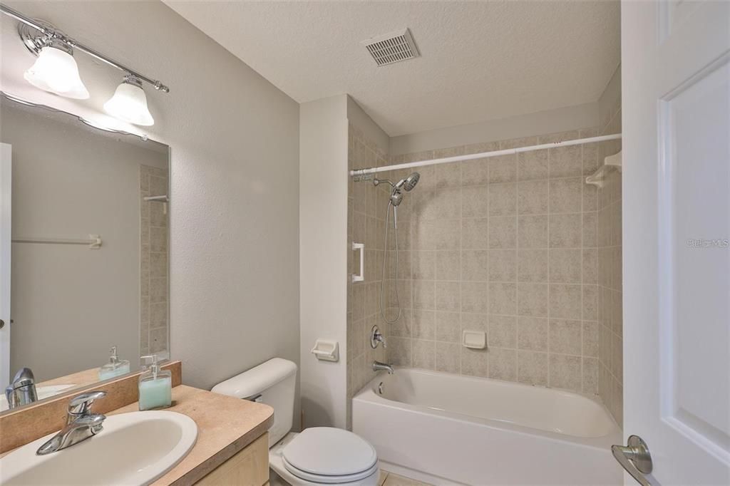 В аренду: $2,900 (3 спален, 2 ванн, 1701 Квадратных фут)