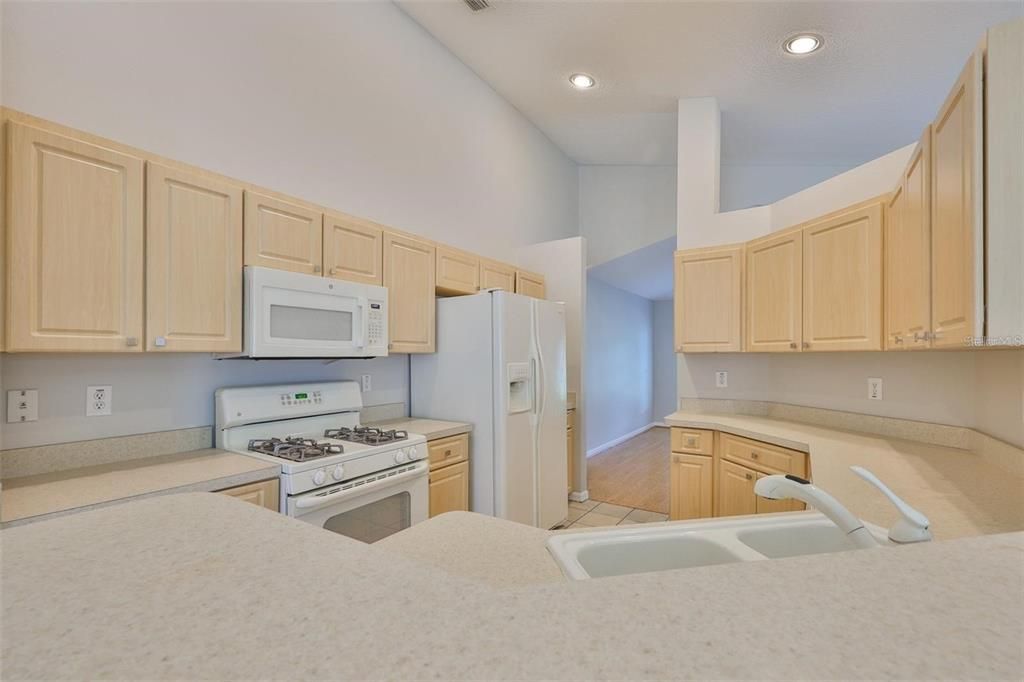В аренду: $2,900 (3 спален, 2 ванн, 1701 Квадратных фут)