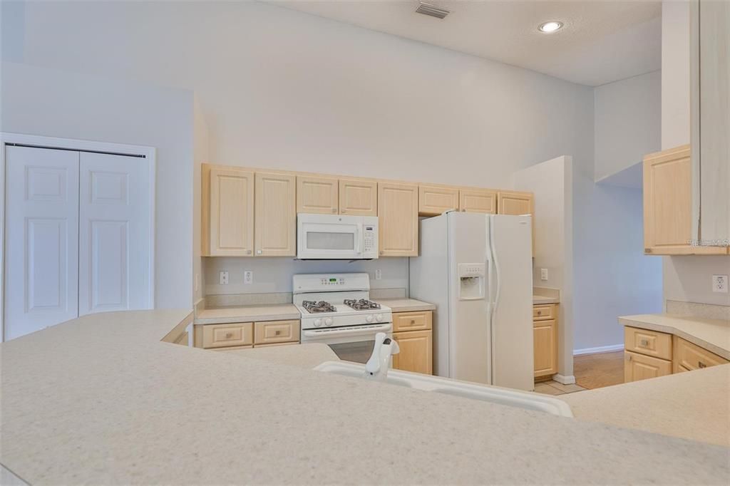 В аренду: $2,900 (3 спален, 2 ванн, 1701 Квадратных фут)
