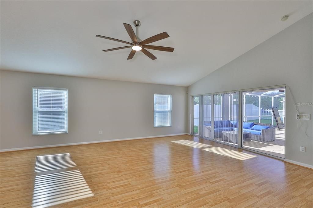 В аренду: $2,900 (3 спален, 2 ванн, 1701 Квадратных фут)