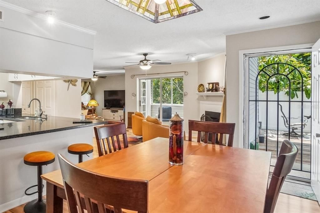 En Venta: $222,222 (2 camas, 2 baños, 1325 Pies cuadrados)