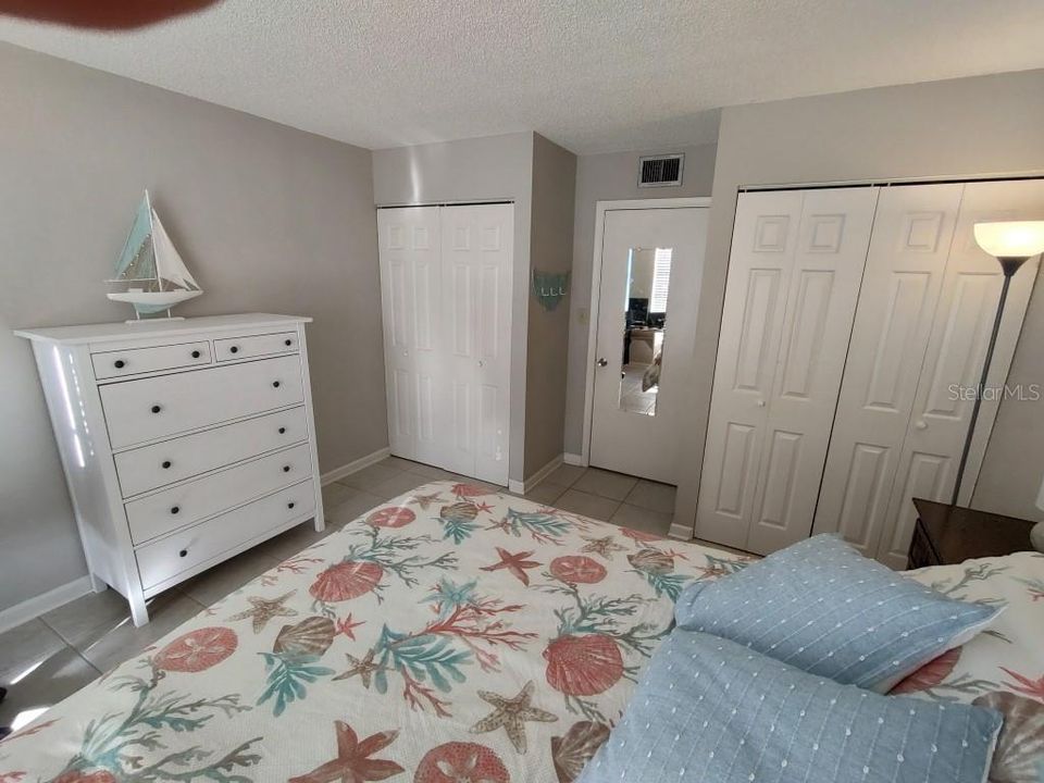В аренду: $1,650 (2 спален, 2 ванн, 1012 Квадратных фут)