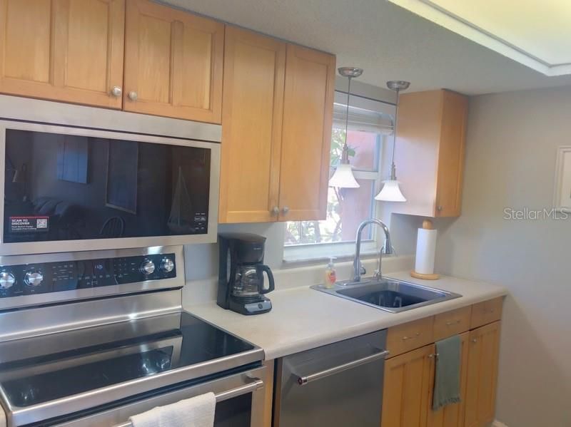 В аренду: $1,650 (2 спален, 2 ванн, 1012 Квадратных фут)