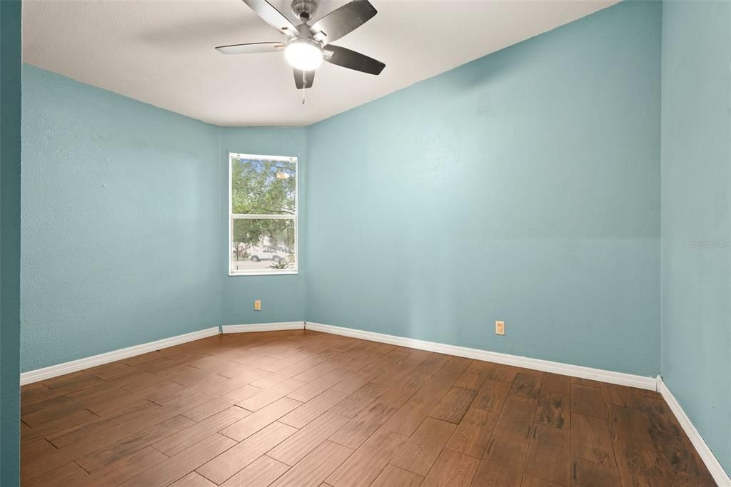 For Sale: $275,000 (3 beds, 2 baths, 1696 Square Feet)