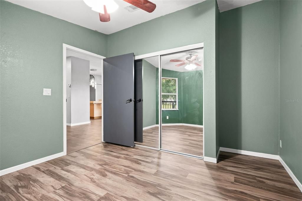 For Sale: $275,000 (3 beds, 2 baths, 1696 Square Feet)