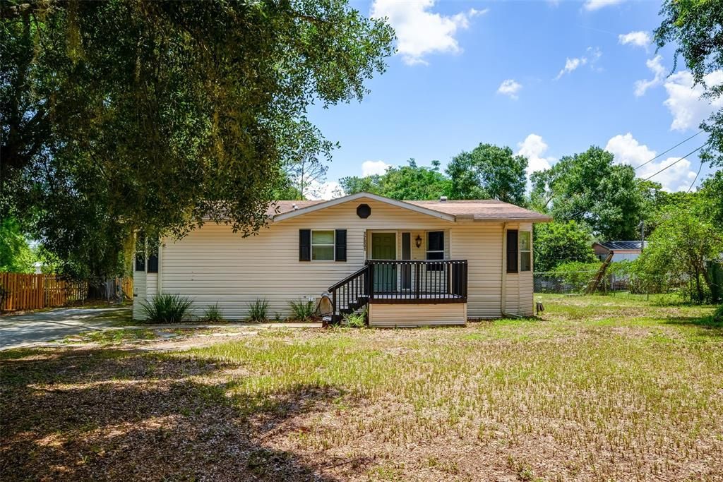 For Sale: $275,000 (3 beds, 2 baths, 1696 Square Feet)