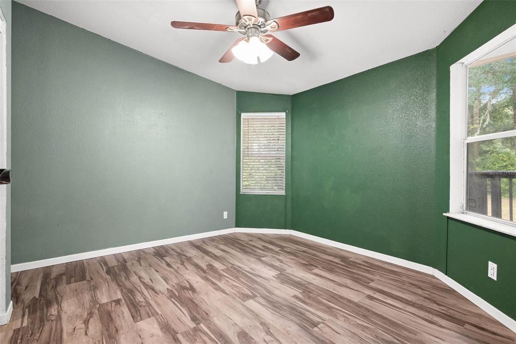 For Sale: $275,000 (3 beds, 2 baths, 1696 Square Feet)