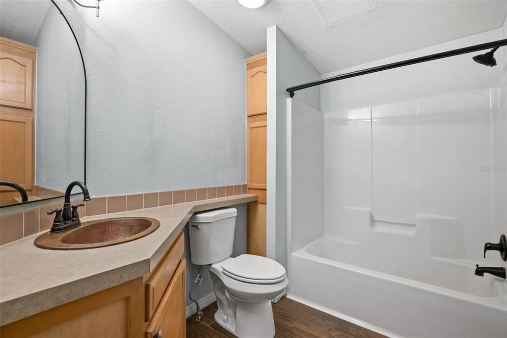 For Sale: $275,000 (3 beds, 2 baths, 1696 Square Feet)