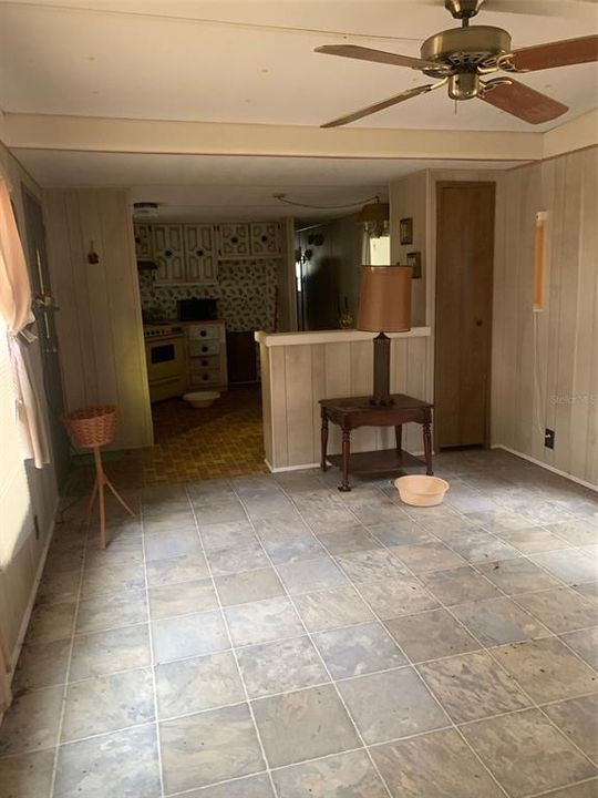 For Sale: $47,500 (2 beds, 2 baths, 732 Square Feet)