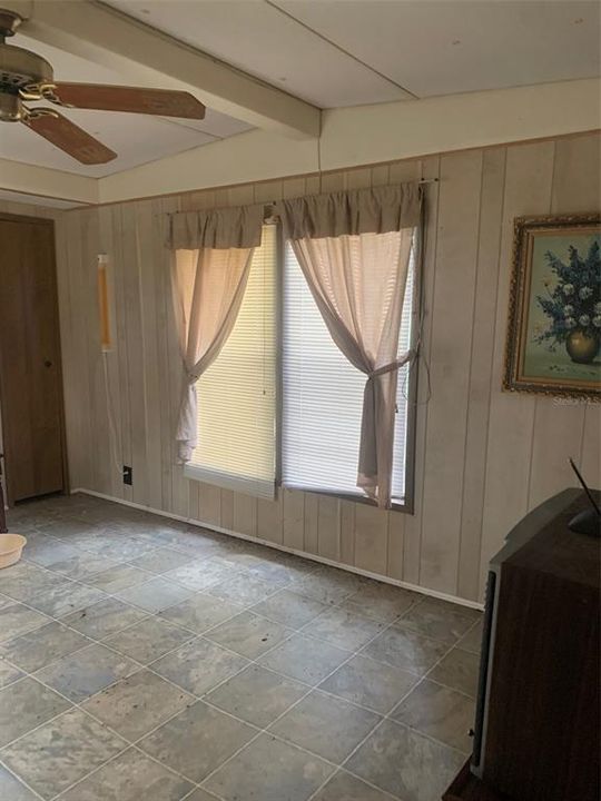 For Sale: $47,500 (2 beds, 2 baths, 732 Square Feet)