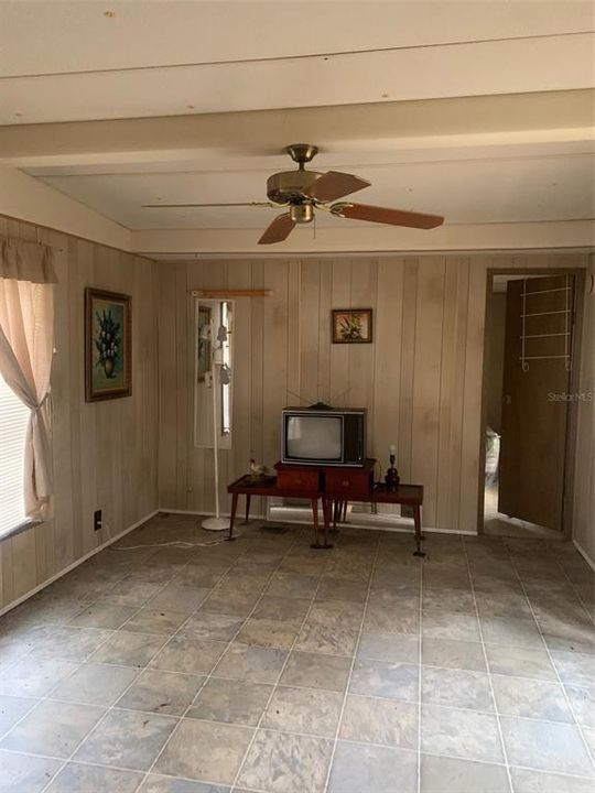 For Sale: $47,500 (2 beds, 2 baths, 732 Square Feet)