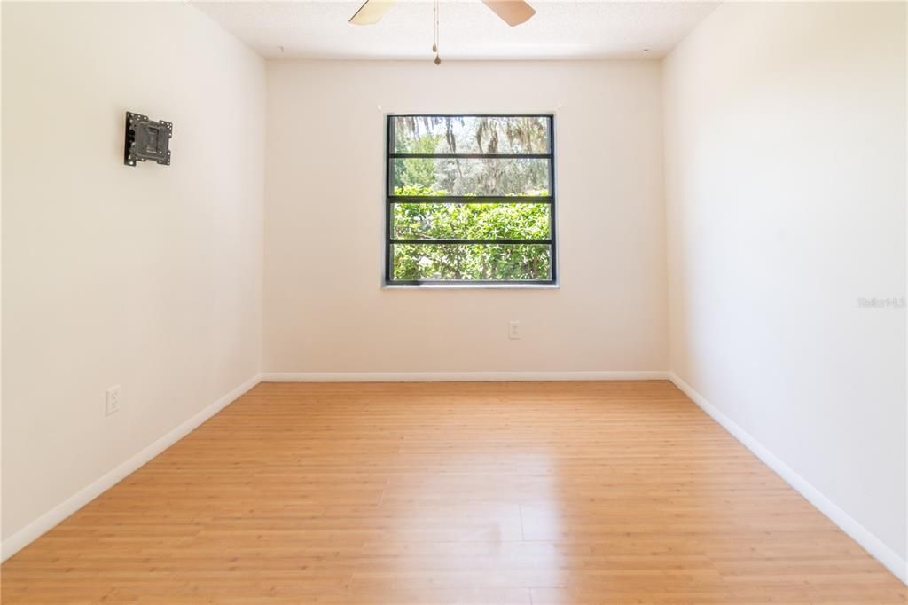 For Sale: $340,000 (4 beds, 2 baths, 1371 Square Feet)