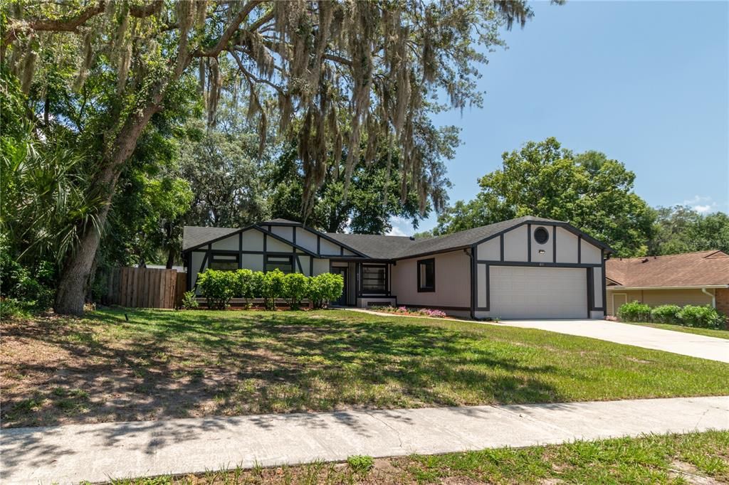 For Sale: $340,000 (4 beds, 2 baths, 1371 Square Feet)