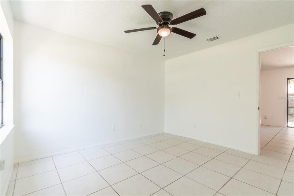 For Sale: $340,000 (4 beds, 2 baths, 1371 Square Feet)