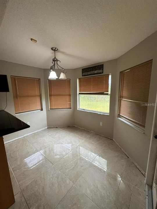 На продажу: $209,900 (3 спален, 2 ванн, 1413 Квадратных фут)