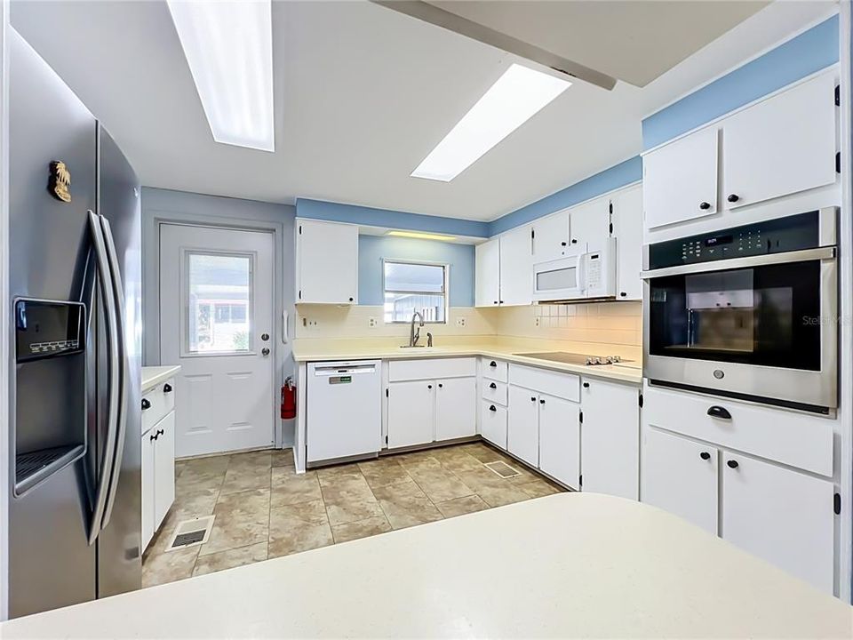For Sale: $215,000 (3 beds, 2 baths, 1530 Square Feet)