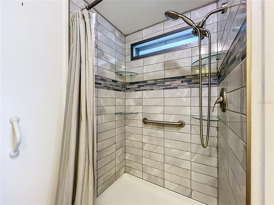 For Sale: $215,000 (3 beds, 2 baths, 1530 Square Feet)