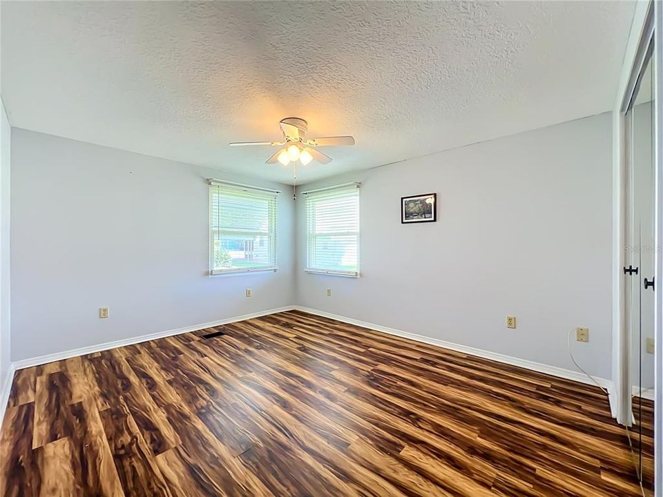 For Sale: $215,000 (3 beds, 2 baths, 1530 Square Feet)